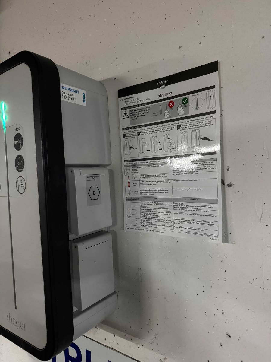 Installation d’une borne HAGER WITTY 22 kW et prise renforcée en sous-sol à Marseille