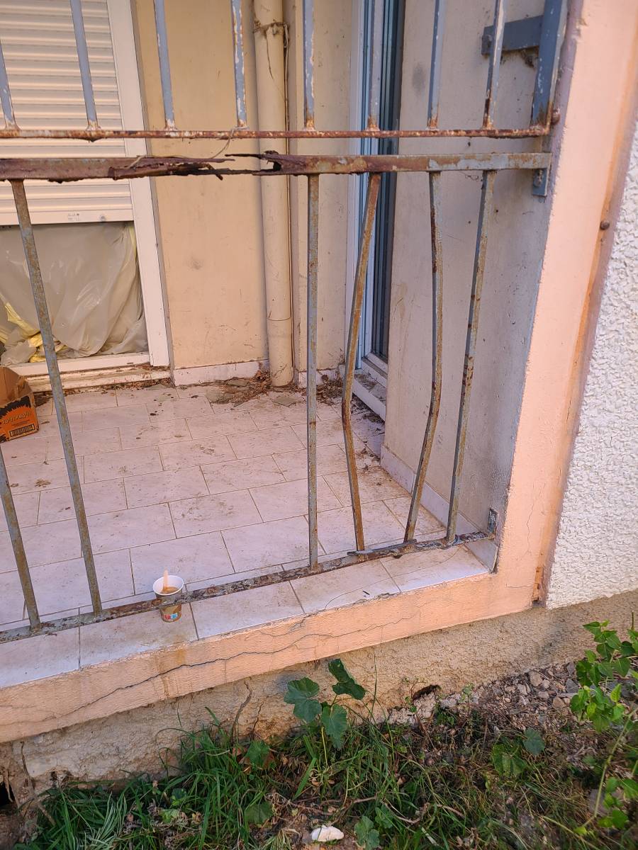 Travaux de métallerie à La Seyne-sur-Mer : découpe, soudure et ajout de barreaux manquants