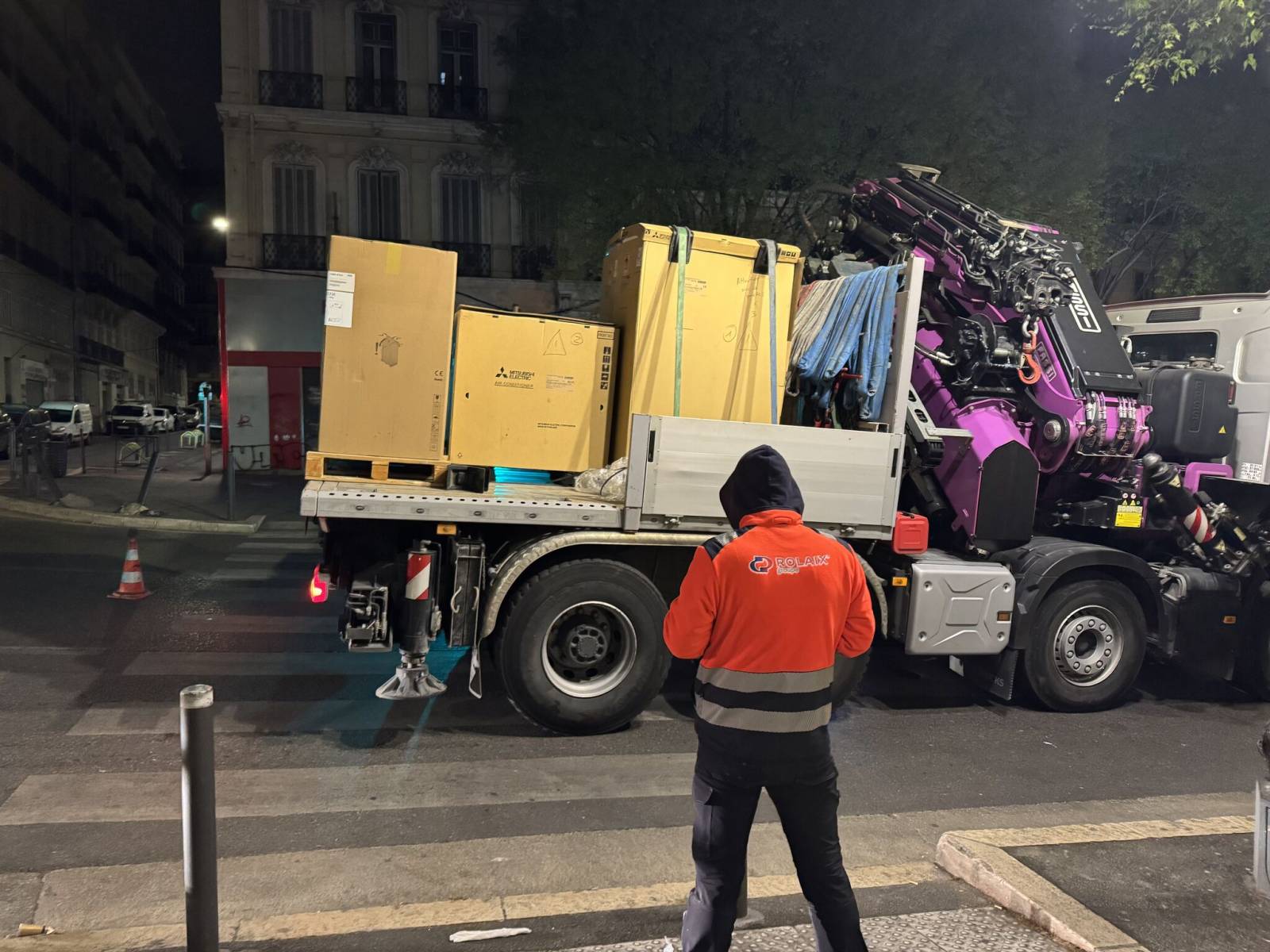 Grutage nocturne à Marseille – Rolaix Groupe en action