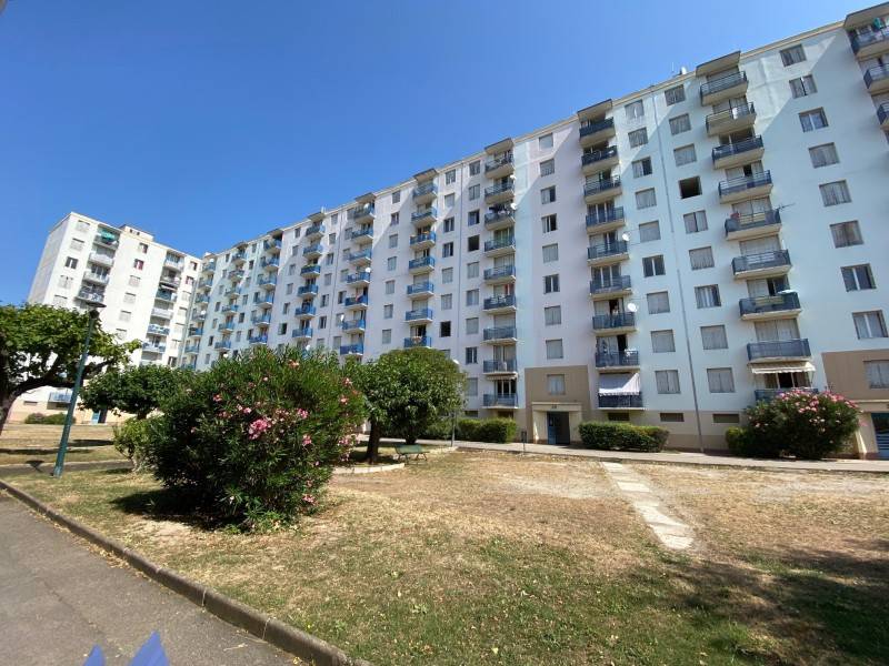 Rénovation de bâtiment 162 Logements proche d'Avignon - Travaux d'électricité - Tableau - Appareillage - Interphonie - Antenne TV