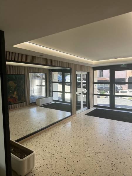 Rénovation complète d’un hall d’immeuble pour un syndic de copropriété à Vitrolles