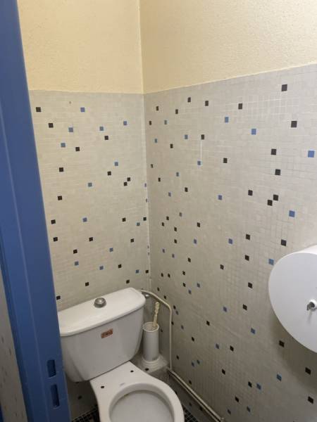 SPMR Sauzet : Rénovation complète des sanitaires avec remplacement de la plomberie, faïence, plafond et peinture