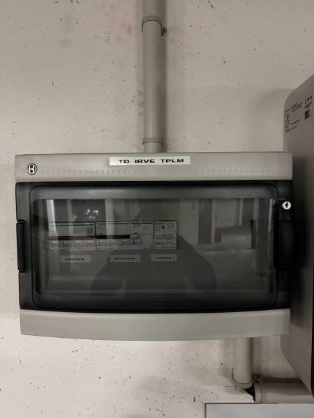 Installation d’une borne HAGER WITTY 22 kW et prise renforcée en sous-sol à Marseille