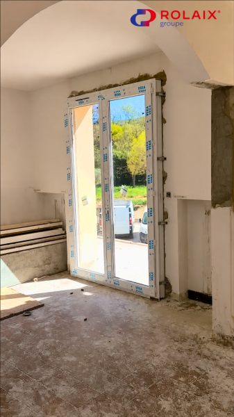 Rénovation complète d’une villa aux Pennes-Mirabeau : performance et confort avec des menuiseries PVC