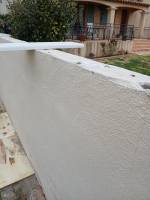 Pose de margelles pour une clôture chez un particulier à Vitrolles