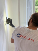Travaux de rénovation d’intérieure dans une villa à Célony à Aix-en-provence pour un gardien de résidence: ponçage, enduit et peinture par Rolaix